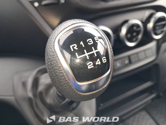 イヴェコ・デイリー 35C16 ボックスボディ