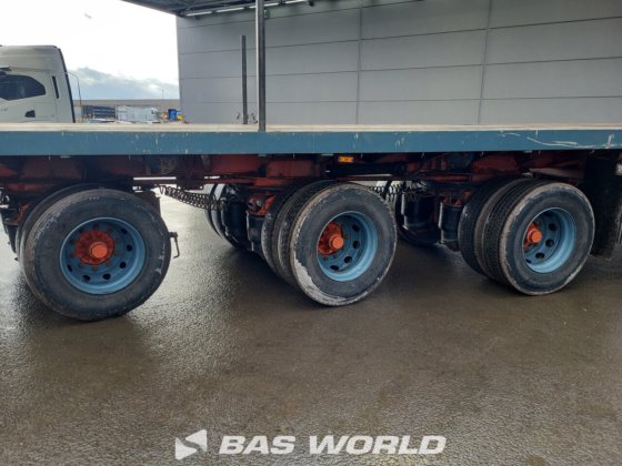 地板低位装载半挂车