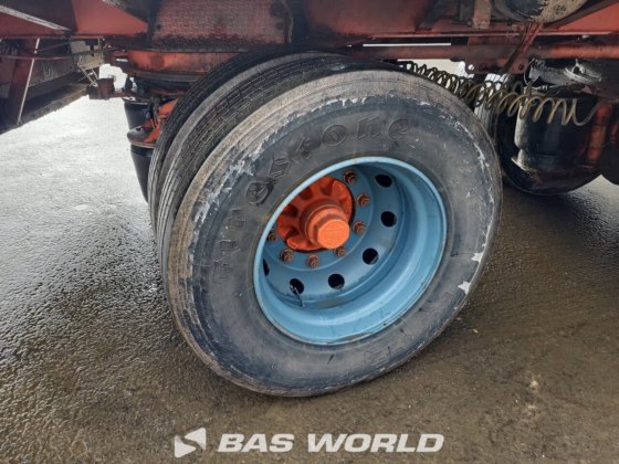 地板低位装载半挂车