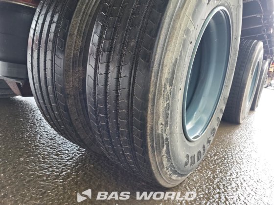 地板低位装载半挂车