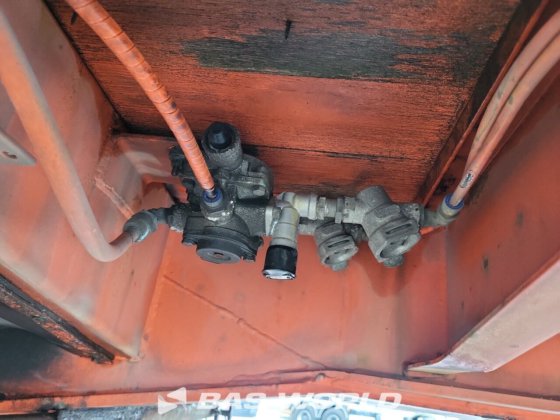 地板低位装载半挂车