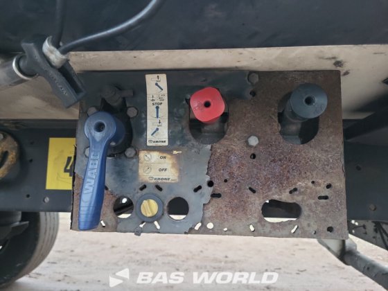 クローネ冷凍セミトレーラ