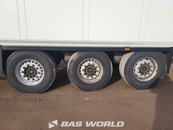 シュミッツ冷凍セミトレーラー