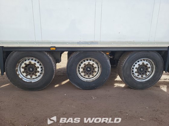 シュミッツ冷凍セミトレーラー