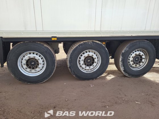 シュミッツ冷凍セミトレーラー