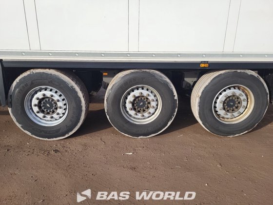 シュミッツ冷凍セミトレーラー