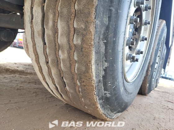 シュミッツ冷凍セミトレーラー