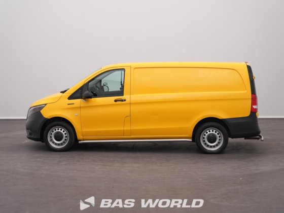 梅赛德斯 E-Vito 关闭箱货车