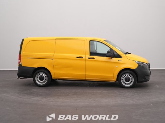 梅赛德斯 E-Vito 关闭箱货车