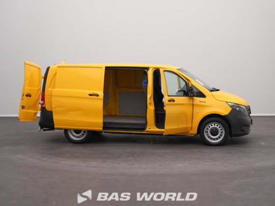 梅赛德斯 E-Vito 关闭箱货车
