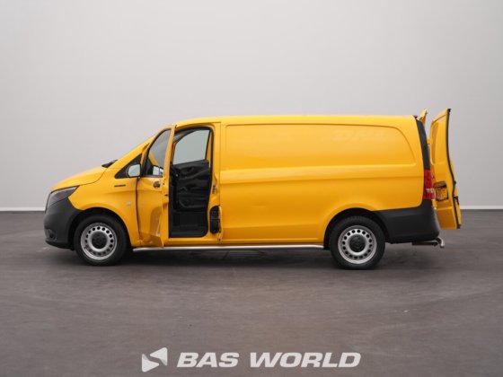 梅赛德斯 E-Vito 关闭箱货车