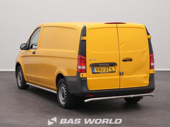 梅赛德斯 E-Vito 关闭箱货车