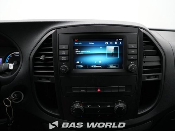 梅赛德斯 E-Vito 关闭箱货车