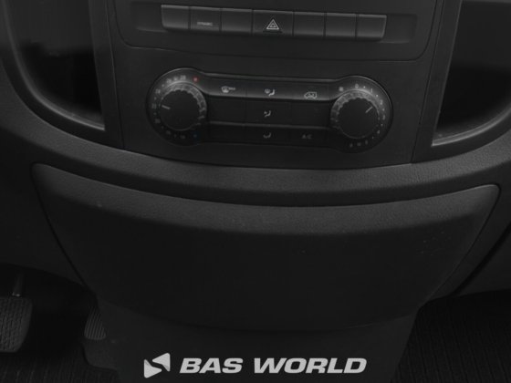 梅赛德斯 E-Vito 关闭箱货车