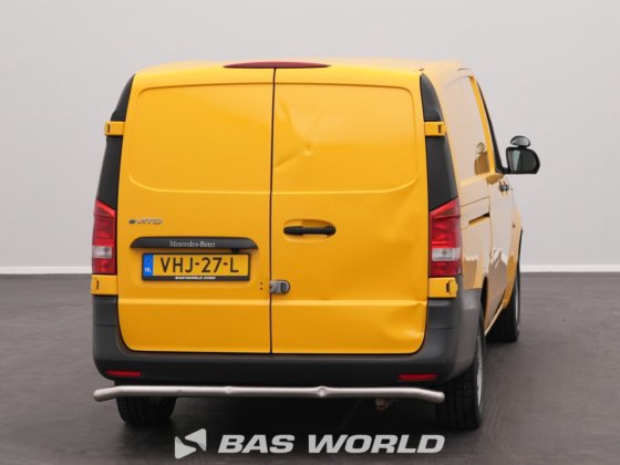 梅赛德斯 E-Vito 关闭箱货车