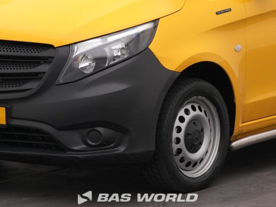 梅赛德斯 E-Vito 关闭箱货车