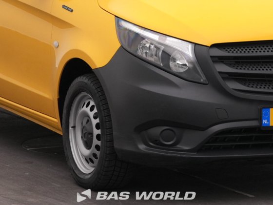 梅赛德斯 E-Vito 关闭箱货车