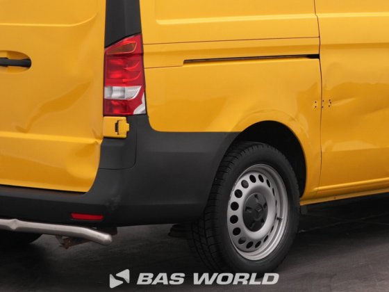 梅赛德斯 E-Vito 关闭箱货车