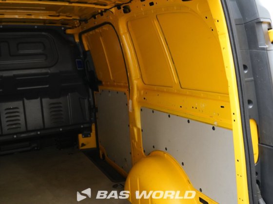 梅赛德斯 E-Vito 关闭箱货车