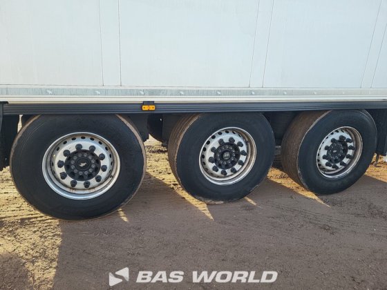 シュミッツ冷凍セミトレーラー