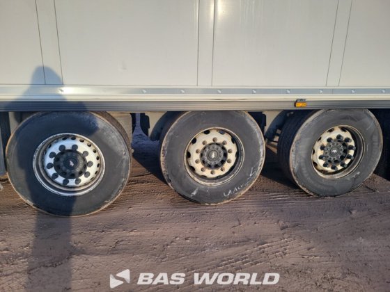 シュミッツ冷凍セミトレーラー