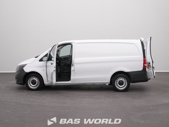 メルセデス・ヴィト111クローズド・ボックス・バン