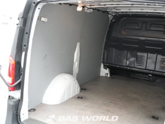 メルセデス・ヴィト111クローズド・ボックス・バン