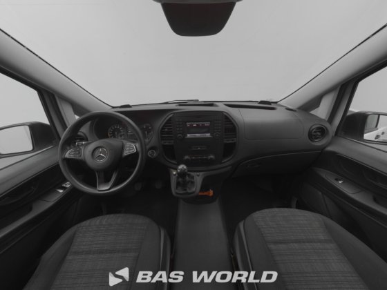 メルセデス・ヴィト111クローズド・ボックス・バン