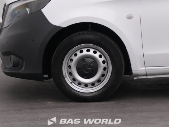 メルセデス・ヴィト111クローズド・ボックス・バン