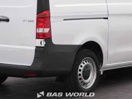 メルセデス・ヴィト111クローズド・ボックス・バン