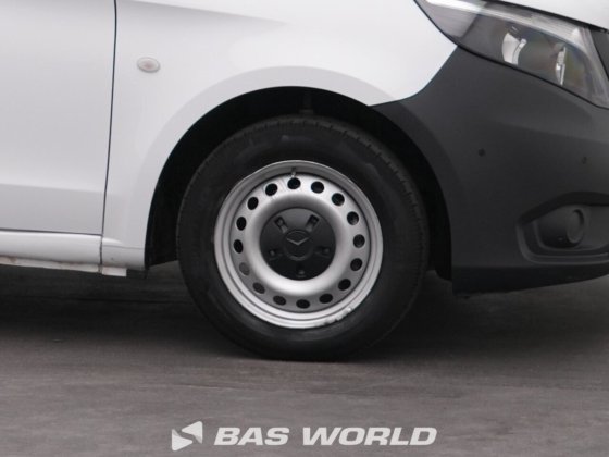 メルセデス・ヴィト111クローズド・ボックス・バン