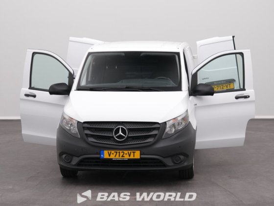 メルセデス・ヴィト111クローズド・ボックス・バン