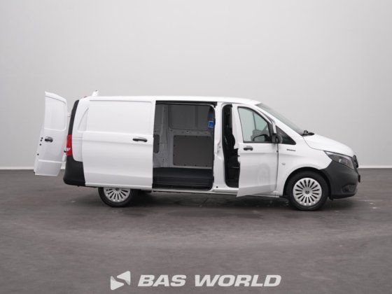 奔驰封闭箱式货车