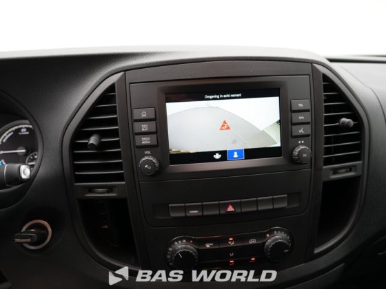 奔驰封闭箱式货车