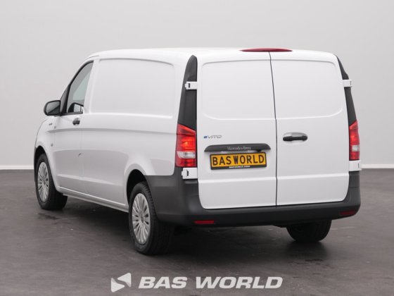 奔驰封闭箱式货车