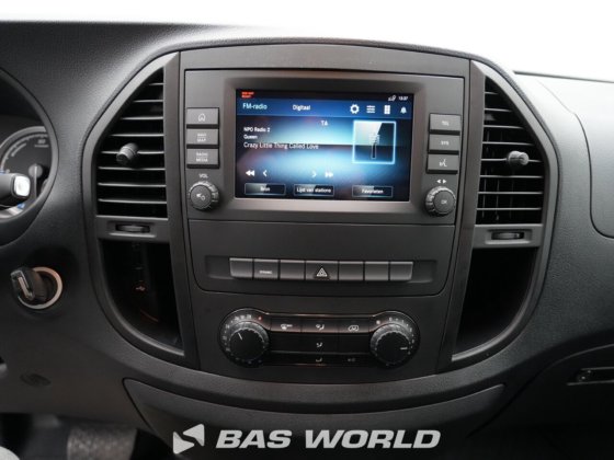 奔驰封闭箱式货车