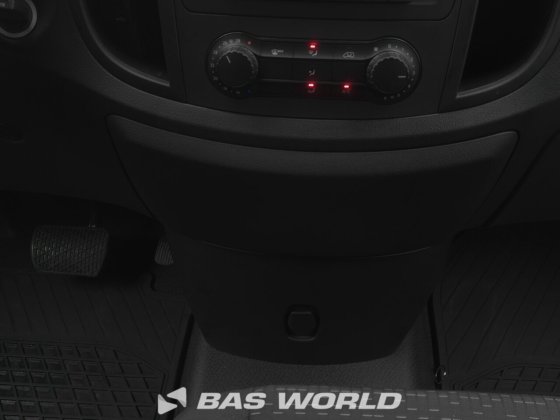 奔驰封闭箱式货车