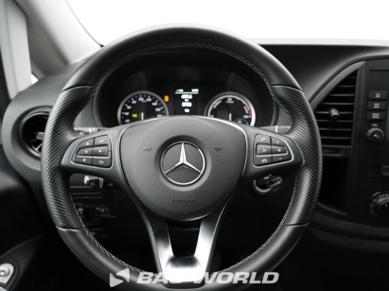 奔驰封闭箱式货车