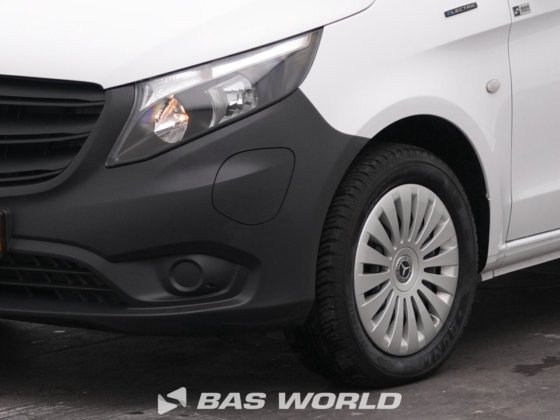 奔驰封闭箱式货车