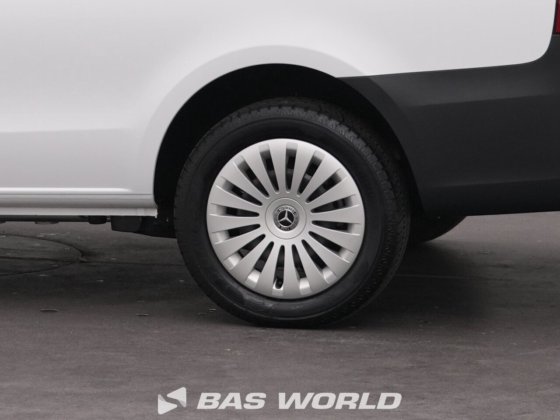 奔驰封闭箱式货车