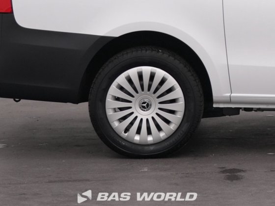 奔驰封闭箱式货车