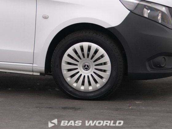 奔驰封闭箱式货车