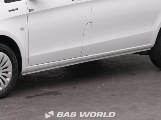 奔驰封闭箱式货车