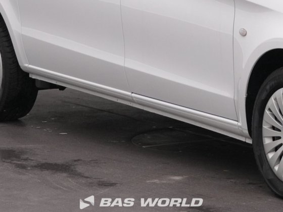 奔驰封闭箱式货车