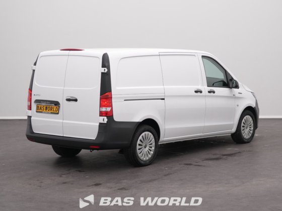 奔驰封闭箱式货车