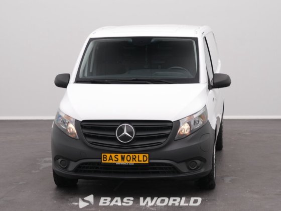 奔驰封闭箱式货车