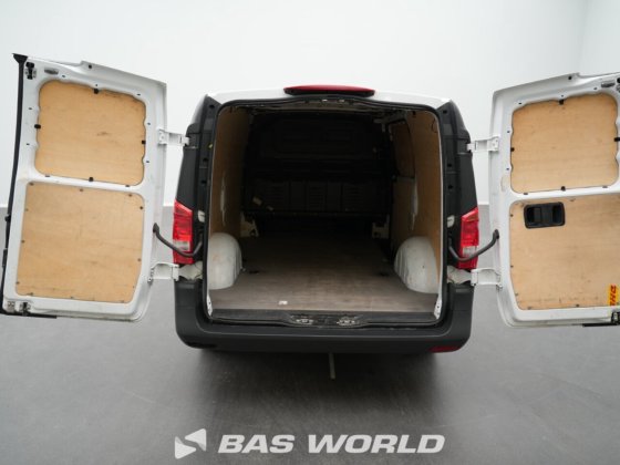 メルセデス・ヴィト111クローズド・ボックス・バン