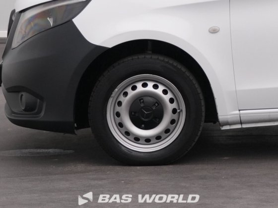 メルセデス・ヴィト111クローズド・ボックス・バン