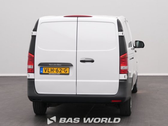 メルセデス・ヴィト111クローズド・ボックス・バン