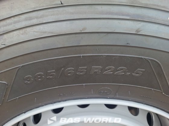 システムトレーラー クローズドボックスセミトレーラー